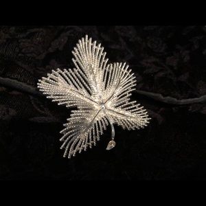 Vintage Leaf Scatter Pin